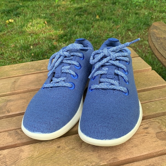 Allbirds Women’s Wool Runners Shoes - Picture 2 of 9